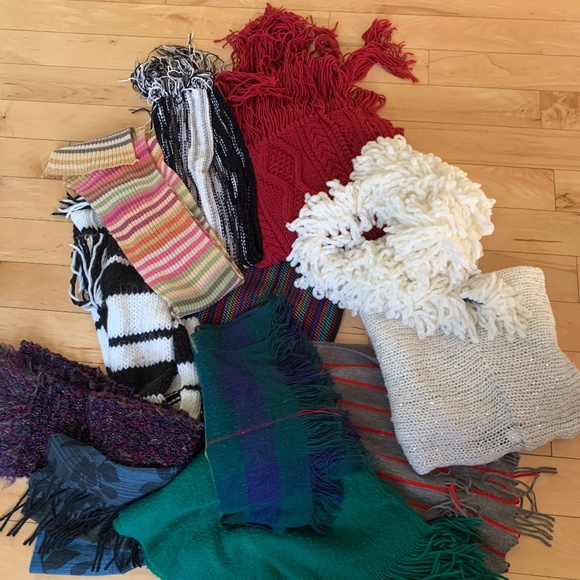Bundle Of 12 Winter Scarves - Picture 12 of 13